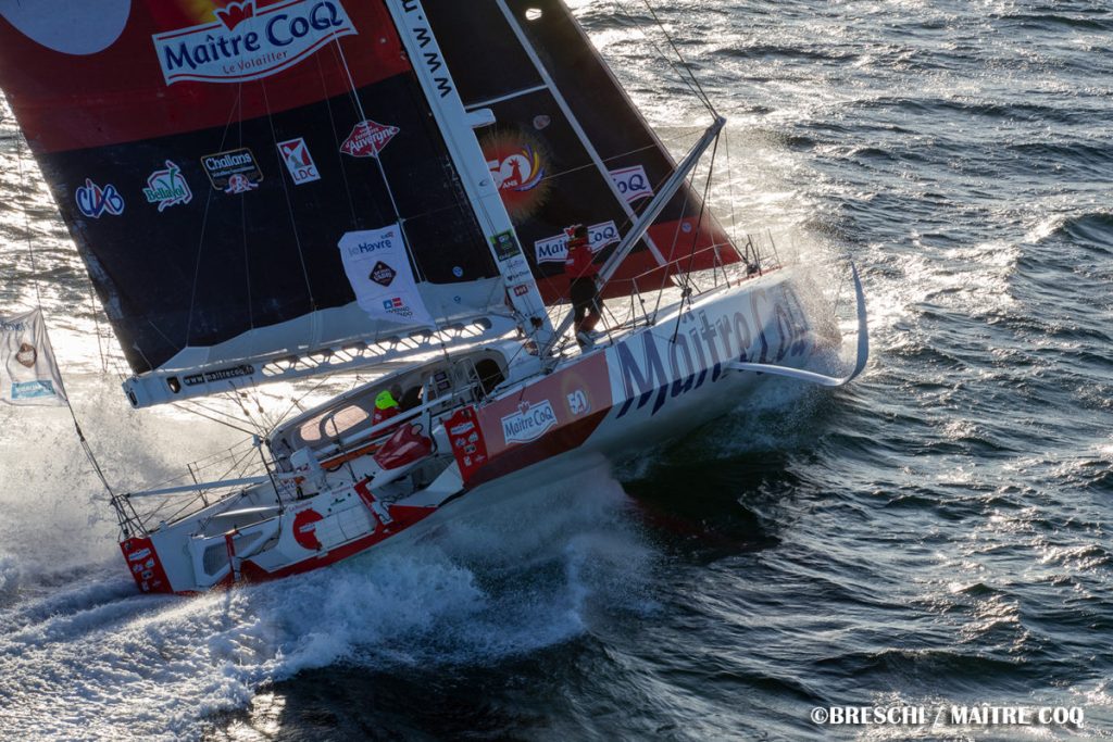 maitre coq iv à fond vers l'équateur